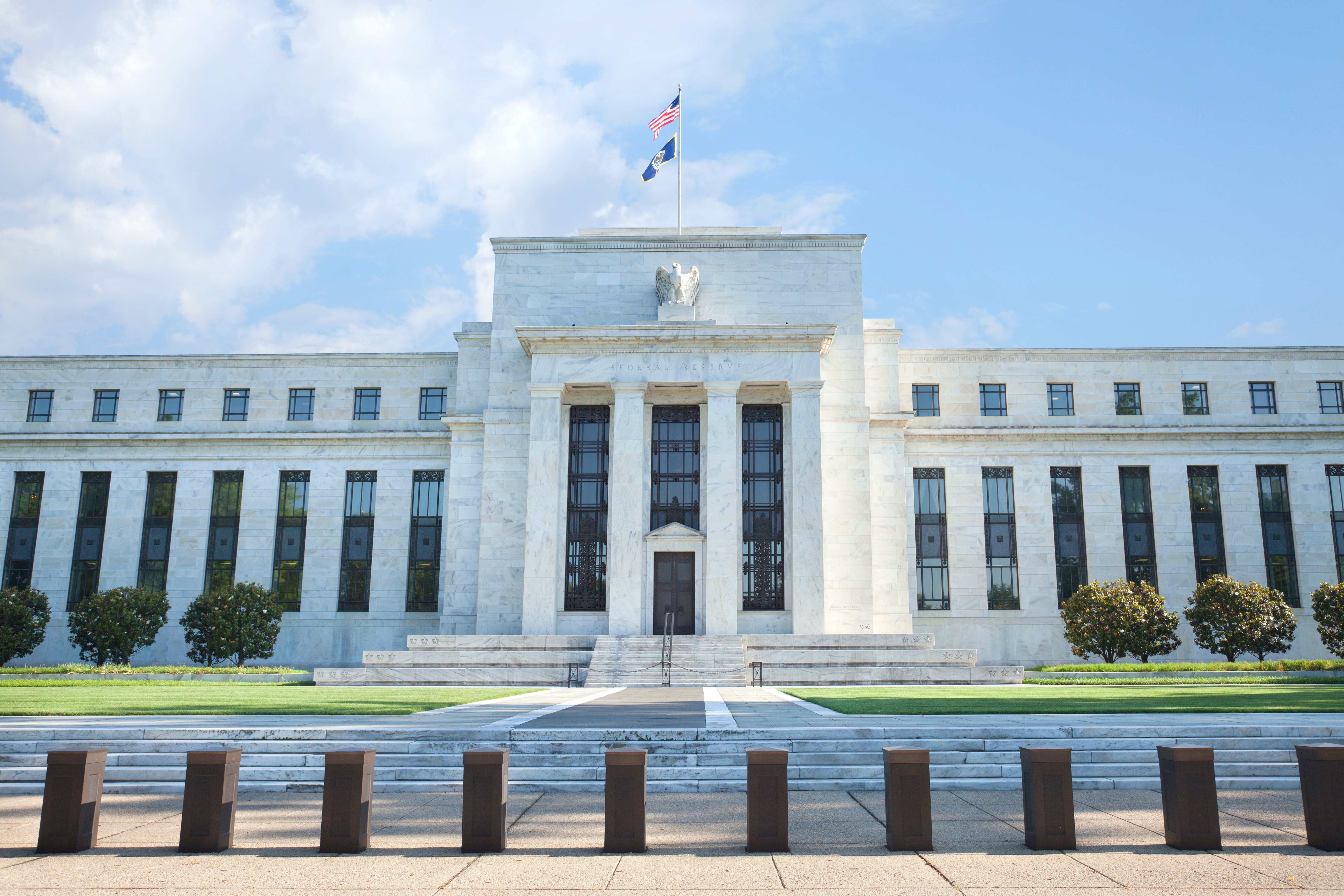 Building Performance Analysis and Optimization for Confidential Government Projects